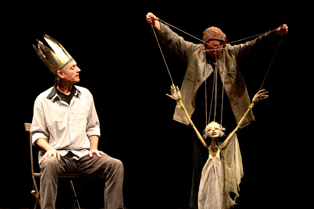 Photo of the play Lear by Figurentheater Wilde & Vogel, Leipzig (photo Meike Lindek).