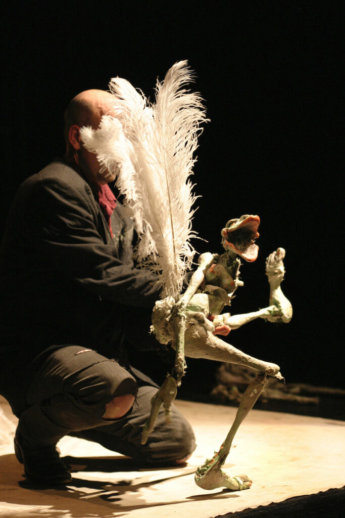 Foto des Theaterstück Spleen des Figurentheaters Wilde & Vogel in Leipzig (foto Georg Poehlein).