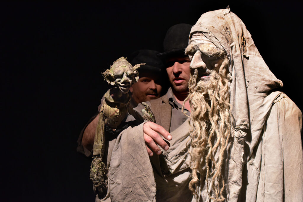 Foto des Theaterstück Der Hobbit des Figurentheaters Wilde & Vogel in Leipzig (foto Thilo Neubacher).