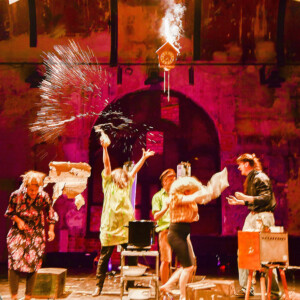 Foto des Theaterstück Kukułka des Figurentheaters Wilde & Vogel in Leipzig (foto Michał Strokowski).