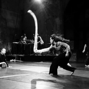 Photo of the play The Merry-Go-Round by Figurentheater Wilde & Vogel, Leipzig (photo Dana Ersing).