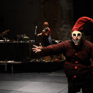 Photo of the play The Merry-Go-Round by Figurentheater Wilde & Vogel, Leipzig (photo J Kressin).