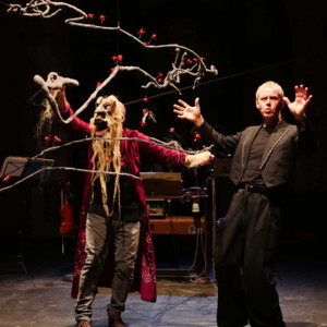 Photo of the play The Sensitivity of Giants, by Figurentheater Wilde & Vogel in Leipzig (photo Thilo Neubacher).