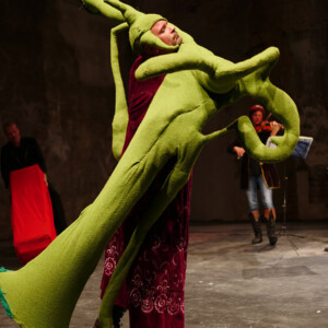 Photo of the play The Sensitivity of Giants, by Figurentheater Wilde & Vogel in Leipzig (photo Thilo Neubacher).