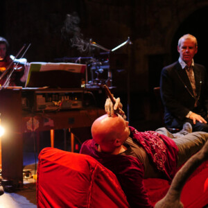 Photo of the play The Sensitivity of Giants, by Figurentheater Wilde & Vogel in Leipzig (photo Thilo Neubacher).