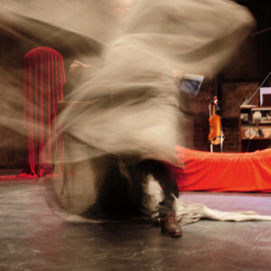 Foto des Theaterstück Die Empfindsamkeit der Giganten des Figurentheaters Wilde & Vogel in Leipzig (foto Thilo Neubacher).