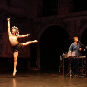 Photo of the play I am not in a Room, by Figurentheaters Wilde & Vogel in Leipzig (photo Dana Ersing).