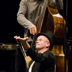 Foto des Theaterstück Songs for Alice des Figurentheaters Wilde & Vogel in Leipzig (foto Michał Strokowski).