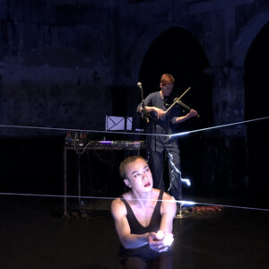 Photo of the play I am not in a Room, by Figurentheaters Wilde & Vogel in Leipzig (photo Sophie Polypod).