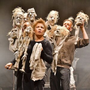 Foto des Theaterstück Krabat des Figurentheaters Wilde & Vogel in Leipzig (foto Michał Strokowski).