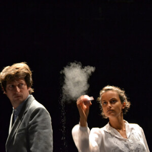 Foto des Theaterstück Faza REM Phase des Figurentheaters Wilde & Vogel in Leipzig (Foto Katharina Muschiol).