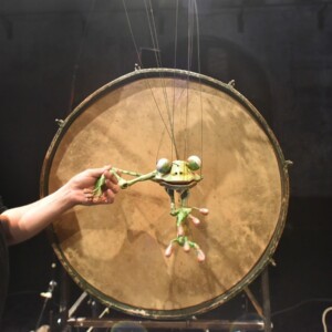 Photo of the play overALL underALL by Figurentheater Wilde & Vogel in Leipzig (photo Thilo Neubacher).