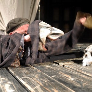 Photo of the performance [Exit. by Figurentheater Wilde & Vogel in Leipzig (Photo Dana Ersing).