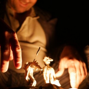 Foto des Theaterstücks [Exit., einer Aufführung des Figurentheaters Wilde & Vogel, Leipzig (Photo Dana Ersing)