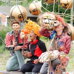 Photo of Die rote Zora: a performance by Lehmann und Wenzel + flunker produktionen, dir. by: Michael Vogel (Photo Dana Ersing)